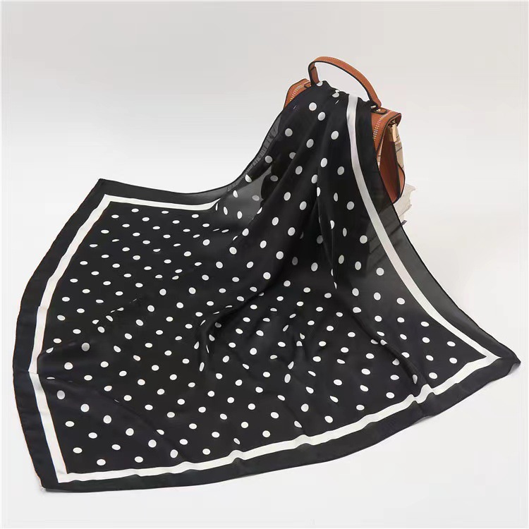 Noir à pois
