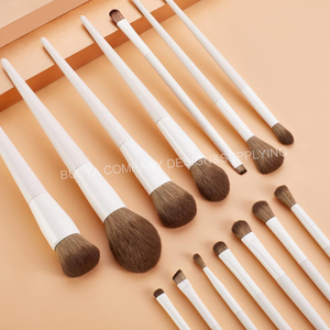 DailyQueen Morph 14Pcs White Vegan Synthetic Hair Paint Makeup Brushes Custom Logo High Quality Bling Foundation Concealer - Product Image 3