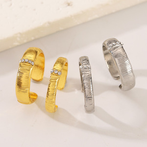 Anello di apertura femminile placcato oro di lusso stile antico medio filo tecnica di disegno zircone luce impilato anello <span class=keywords><strong>per</strong></span> coppie - Product Image 1