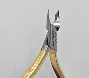 Pince à cuticules en acier inoxydable avec logo personnalisé, outil professionnel de manucure et pédicure pour salon, vente en gros, export - Product Image 3