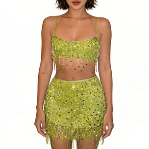 Ensemble 2 pièces à franges et sequins pour femme : Crop top à fines bretelles et mini-jupe pour soirées et événements – Tendance Mode - Product Image 2