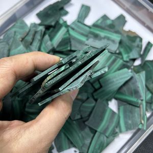 1 kilogramme de <span class=keywords><strong>malachite</strong></span> verte naturelle brute non polie de 20 mm à 100 mm, <span class=keywords><strong>prix</strong></span> <span class=keywords><strong>au</strong></span> kilogramme - Product Image 5