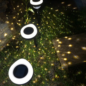 Đèn năng lượng mặt trời LED ngoài trời chống nước IP65 kiểu dáng thời trang với tính năng tự động bật tắt khi trời tối và sáng, dùng để trang trí cảnh quan sân vườn - Product Image 4