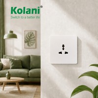 Prise murale universelle Kolani British Standard 13A 250V, 90x86mm, blanc brillant PC, 3 broches, multifonction