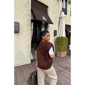 Sudadera sin mangas para mujer, color marrón, estilo Alice, con bordado de seda, top corto con capucha y cremallera, estampado de camuflaje, talla única. - Product Image 1