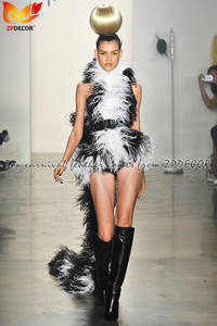 ZPDECOR Usine En Gros Vêtements en Plumes <span class=keywords><strong>Pas</strong></span> <span class=keywords><strong>Cher</strong></span> 8 Plis Blanc <span class=keywords><strong>Plume</strong></span> D'autruche Boas Écharpe pour Défilé De Mode - Product Image 6