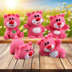 แม่เหล็กเรซิ่นรูปหมีสตรอว์เบอร์รี่สีแดงสดใส 3 มิติ การ์ตูนตกแต่งตู้เย็น DIY เครื่องประดับตกแต่งรถยนต์ พวงกุญแจ - Product Image 5