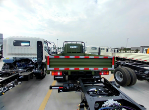 Camión Mini de Carga al por Mayor Personalizado Sinotruck Howo 4*2 Camión Mini de Carga de 5-10 Toneladas con Motor Diésel con Cabina con Litera - Product Image 6