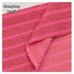 Nouveau <span class=keywords><strong>tissu</strong></span> extensible en jacquard plissé à rayures dorées, 330 GSM, polyester-spandex, tricoté pour la confection de robes et de maillots de bain pour femmes - Product Image 2