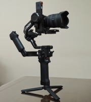 Stabilisateur de cardan 3 axes RS 5 Combo en promotion avec verrous d'axe automatisés de 2e génération, nouvel indicateur d'axe Z, charge rapide et autonomie prolongée
