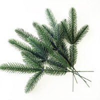 LO-1647 Prix usine Branche d'aiguilles de pin artificielle à 3 branches, branche de feuillage de pin en caoutchouc souple pour la décoration de sapins de Noël et couronnes
