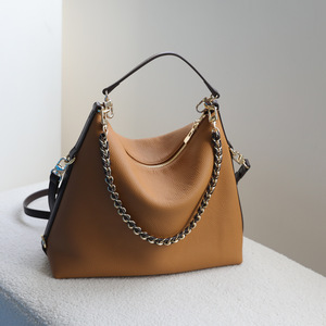 Elegante Bolso Tote de Cuero Genuino con Bloques de Color, Forma de Cubo, Cierre de Cremallera y Hebilla, Uso Diario, Todas las Estaciones, Primavera 2025 - Product Image 2