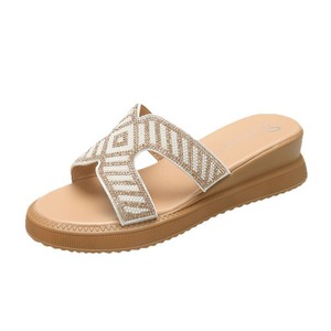 รองเท้าสไลด์แบบเปิดนิ้วเท้าสำหรับผู้หญิง ขายส่งจากโรงงาน พื้นยาง PU ตกแต่งด้วยหัวเข็มขัด สวมใส่สบายๆ สำหรับฤดูร้อน กันน้ำ - Product Image 5