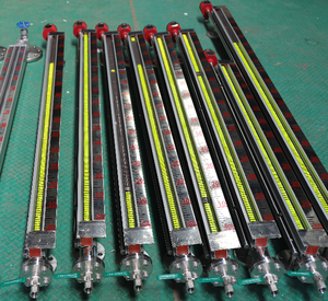 Jauge de niveau professionnelle à flotteur magnétique et à ailettes |   Signal HART 4-20mA |   Instrument de mesure de niveau industriel - Product Image 2