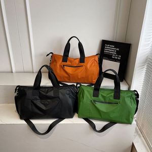 Sac de voyage en nylon à fermeture éclair grande capacité personnalisé en gros, sac de yoga grande capacité pour femmes, sac de sport pour hommes pour l'extérieur - Product Image 4