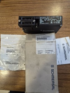 101166285, Azm 161sk-12-12rka-024, <span class=keywords><strong>Azm161sk</strong></span> Nouveaux systèmes de contrôle programmable PLC d'automatisation industrielle d'origine - Product Image 1