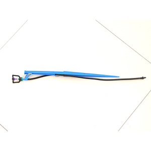 Système d'irrigation goutte à goutte en plastique bleu avec buse réglable pour usage en jardin - Product Image 3