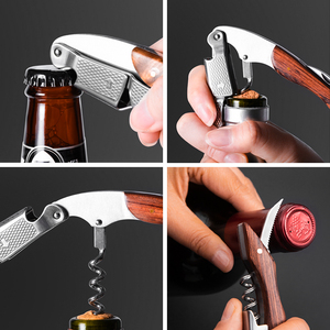 Tire-bouchon 3-en-1 personnalisé avec logo, manche en bois, ouvre-bouteille de barman, couteau de barman, coupe-capsule, clé de <span class=keywords><strong>bar</strong></span> pour clubs et hôtels - Product Image 3