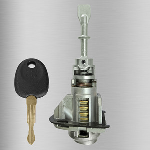 กุญแจล็อคประตูหน้าซ้าย Kia Forte รุ่น QY182M2 ผลิตจากโลหะผสมสังกะสี พร้อมระบบล็อคกลาง สำหรับรถยนต์  พร้อมกุญแจ 1 ดอก - Product Image 4