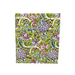 Tela de algodón estampada a mano con diseño floral verde, textil indio hecho a mano para vestido, kurti, camisa, decoración del hogar - Product Image 1