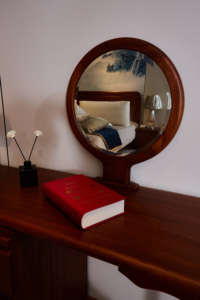 Table de toilette moderne avec miroir et tiroirs, grand rangement, facile à assembler, en bois, pour la chambre à coucher - Product Image 6