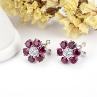 MSE-627 18K Weißgold Labor-Gezüchteter Diamant Labor-Erzeugter Rubin Blumen-Ohrstecker Damen Feiner Schmuck Ohrringe