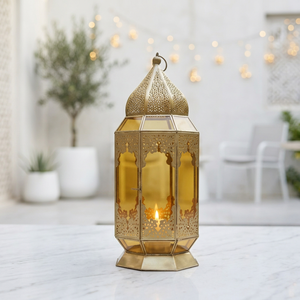 Dernières décorations du Ramadan 2027, lanterne à bougie marocaine en métal doré avec verre jaune pour la maison et les événements - Product Image 1