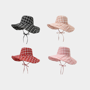 Casquette de soleil à carreaux avec logo personnalisé, chapeau bob à large bord pour les vacances d'été à la plage et les sorties en plein air - Product Image 1