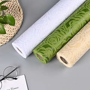 Rollo de tela no tejida spunbonded pp, para envolver Flores, nuevo diseño en relieve - Product Image 4