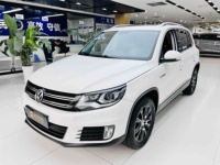 Voitures d'occasion à prix bas - Volkswagen Tiguan 300TSI 4WD Luxe 1.8T 160HP 6AT SUV 4x4 permanent - Ventes immédiates