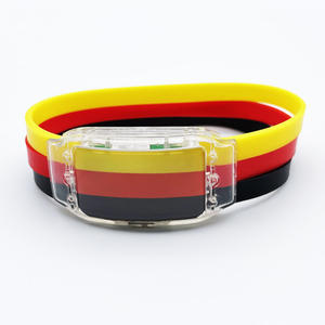 Новинка <span class=keywords><strong>2026</strong></span>: Светящийся LED-браслет из силикона и пластика для фанатов на спортивных соревнованиях, флаг-браслет для поддержки команд на Кубок мира - Product Image 3