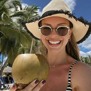 Gafas de sol de estilo europeo para mujer, montura negra, lentes de PC, protección UV400, clase 2, para conducir y uso al aire libre - Product Image 2