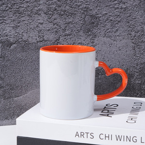 Mug personnalisable avec poignée en forme de cœur, bord coloré créatif, tasse à café en forme de cœur, mug en céramique vierge avec revêtement pour sublimation - Product Image 6