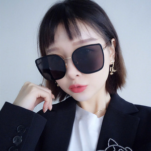 Lunettes de soleil polarisées Qianai pour femmes, protection UV400, monture quadrilatère, tendance, pour la protection solaire, les voyages et la conduite - Product Image 4