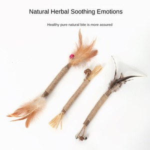 ของเล่นเคี้ยวรูปทรงก้างปลาสำหรับแมว ทำจากผลโพลีโกนัม มัลติฟลอรัม พร้อมแท่งสำหรับกัดแทะและกระตุ้นการกัด - Product Image 1