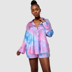 Conjunto de 2 Piezas de Moda Africana: Camisa Irregular con Estampado Tie Dye y Pantalones Cortos con Cintura Elástica - Product Image 2