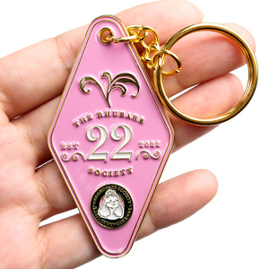 Giá rẻ Made Shape motel Móc Chìa Khóa tùy chỉnh lăng trụ logo nhuộm màu kim loại mềm men khách sạn Keyring Keychain - Product Image 2