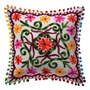 Funda de Cojín Bordada con Diseño Floral Bohemio, Cuadrada, Decorativa, Estilo Mexicano, de Algodón, para Decoración del Hogar - Product Image 1