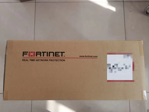 Commutateur réseau Fortinet <span class=keywords><strong>FS</strong></span>-<span class=keywords><strong>524D</strong></span>-FPOE avec 24 ports GE/RJ45, 4x10 ports GE SFP + et 2x40 GE QSFP - Product Image 5