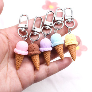 Porte-clés et breloque de sac en forme de crème glacée, macaron 3D et cône de gaufre, mignon, coloré, accessoire de mode pour voiture et bijou fantaisie - Product Image 3