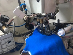 DT600-33AC/EUT/DD Nouvelle machine à coudre à entraînement direct, coupeur droit, coupe-fil pneumatique automatique, lit cylindrique, point de recouvrement, moteur haute vitesse - Product Image 3