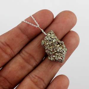 Collar con Colgante de Cristal Natural, Cadena de Serpiente de Plata 925, Estilo Minimalista Unisex para Uso Diario - Product Image 5