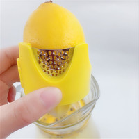 Eversun RARH6001 Gadgets de cuisine fonctionnels, râpe à torsion promotionnelle, conception ouverte, outil à zester, zester pour agrumes, orange, citron vert