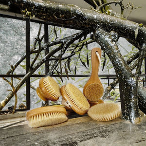 Cepillo corporal de baño de madera con certificado ecológico de alta calidad, depurador exfoliante de forma ovalada, cerdas de bambú para piel seca, piernas, Sisal - Product Image 5