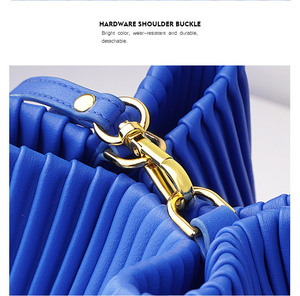 Sac à bandoulière pliable en cuir véritable <span class=keywords><strong>LOUIS</strong></span> LEVANE, deux sangles, fermeture à fermoir, sangle amovible, capacité de 1 à 1,9 L, mode féminine - Product Image 5