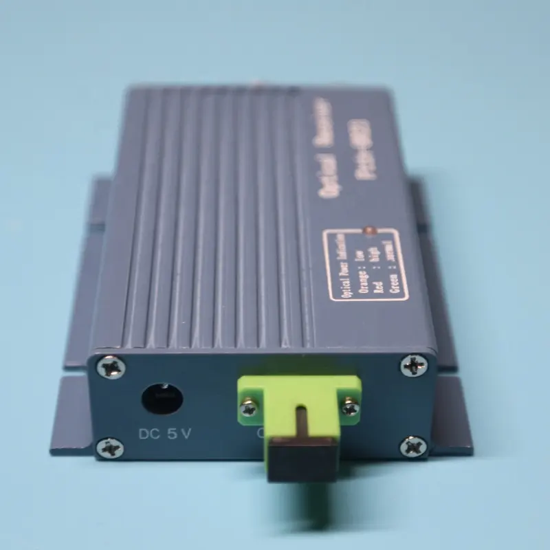 FTTH OPTICAL RECEIVER CATV 1550nm Optisch gesteuerter AGC-Ultra-Low-Empfänger mit Mini-Knoten-23dBm-Dose mit WDM-Hoch leistungs ausgang OR23