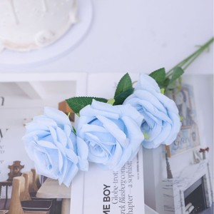 Composizione di 3 Rose Artificiali ad Angolo per Decorazioni Matrimoniali, Soggiorno, Fotografia e Accessori per Set Fotografici - Product Image 6