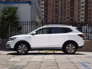 El Roewe RX5 2020 20T Automático 4G Connected <span class=keywords><strong>Hundred</strong></span> Thousand Edition es un SUV Compacto Lanzado por SAIC Roewe en 2020. - Product Image 4