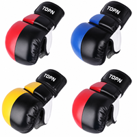Gants de MMA professionnels en cuir PU couleur personnalisée avec double protection des poignets pour Muay Thai, Kickboxing, Sparring, OEM