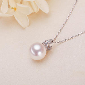 สร้อยคอสไตล์มินิมอลแบบญี่ปุ่น-เกาหลี ทำจากเงินแท้ S925 ประดับมุกน้ำจืดและมงกุฎเพชรซิรคอน  แบบคล้องคอ - Product Image 3
